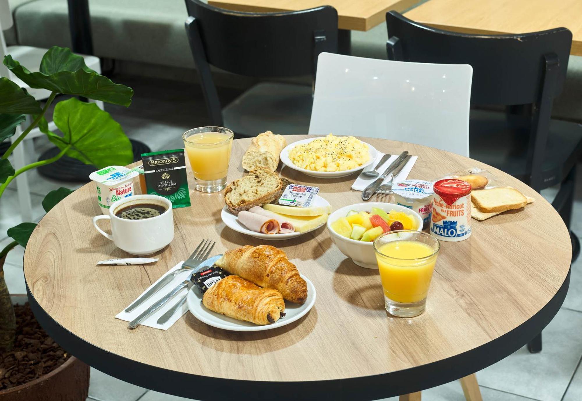 Hotel Porte De La 3*