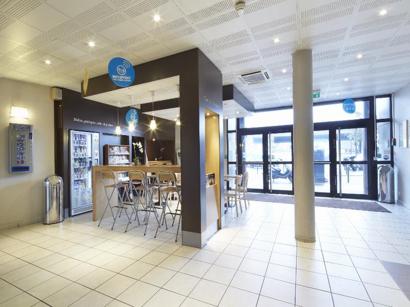 Porte De La Hotel Paris